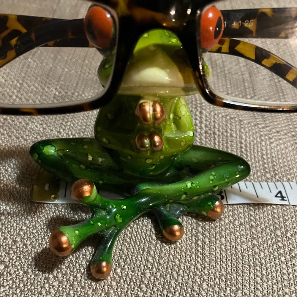 Frog Eyewear Stand